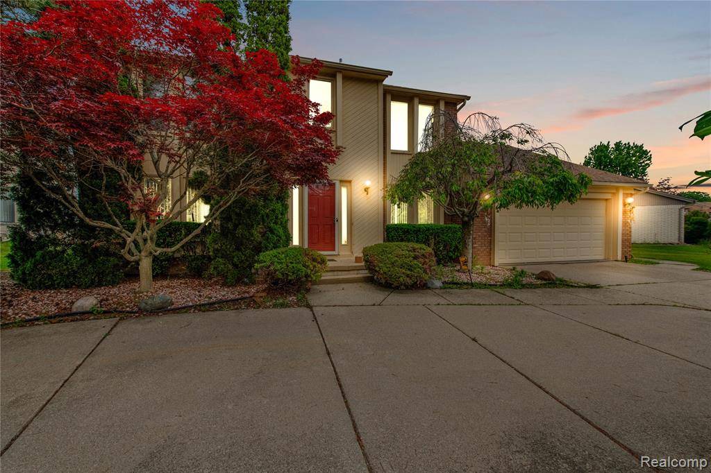30239 Essex Drive, Farmington Hills, MI 48331