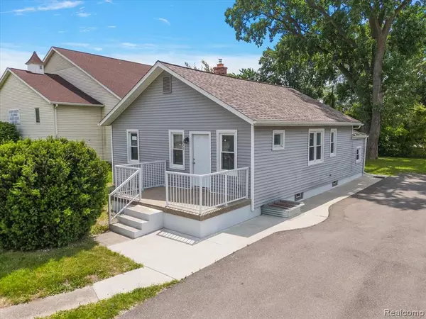 Madison Heights, MI 48071,233 W 11 Mile Road