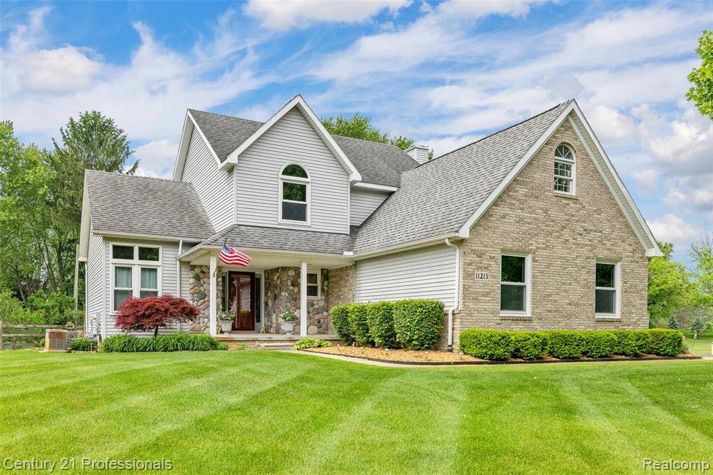11213 Youngstree Court, Springfield Twp, MI 48350