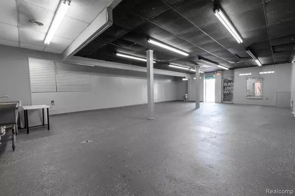 Detroit, MI 48212,2209 E DAVISON Street