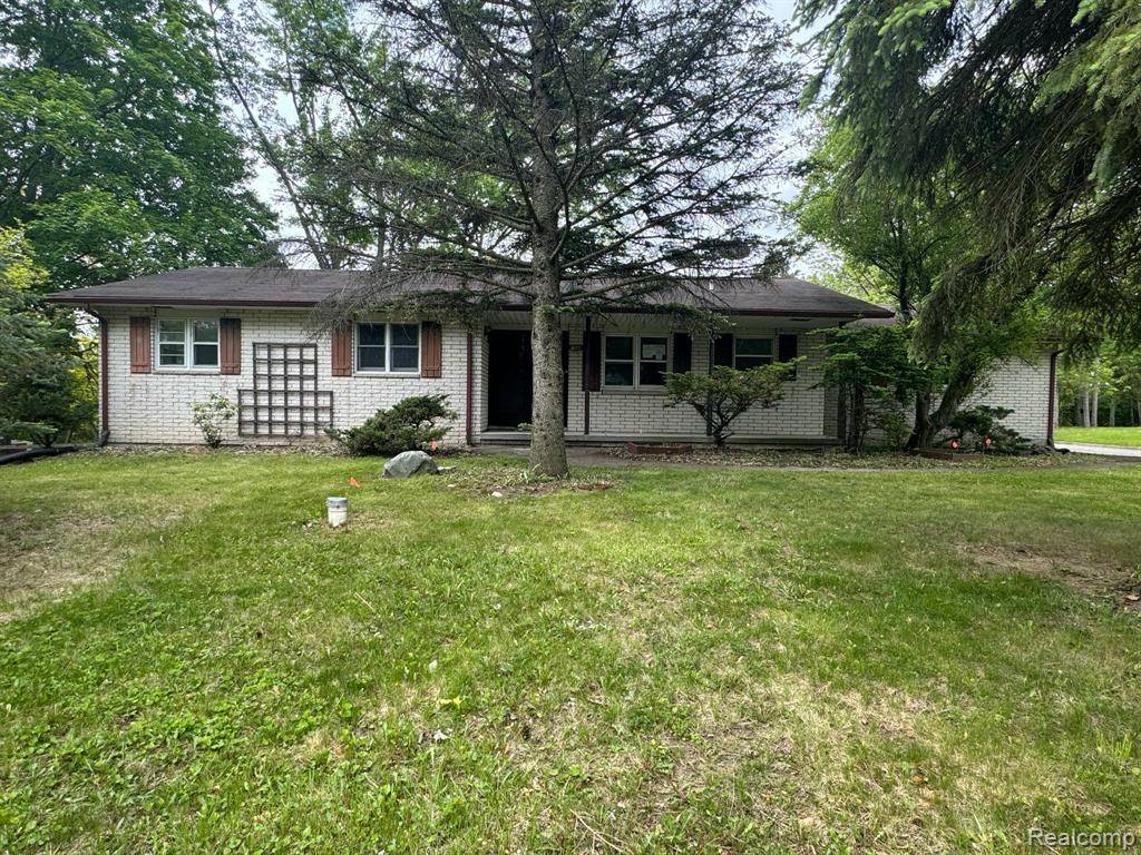 1396 Westerrace Drive, Flint, MI 48532
