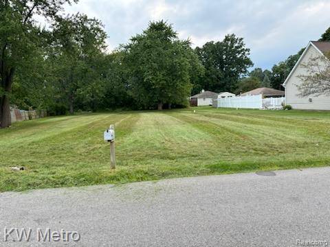 802 OAK Street, Lennon Vlg, MI 48449
