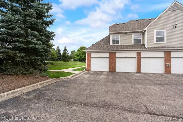 Shelby Twp, MI 48316,2113 MARISSA Way Bldg#: 12 99