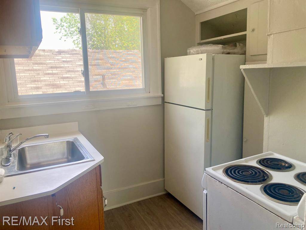 Hazel Park, MI 48030,23360 CARLISLE Avenue