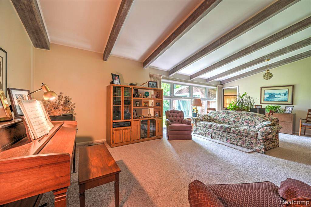 Farmington Hills, MI 48336,23880 Glencreek Drive