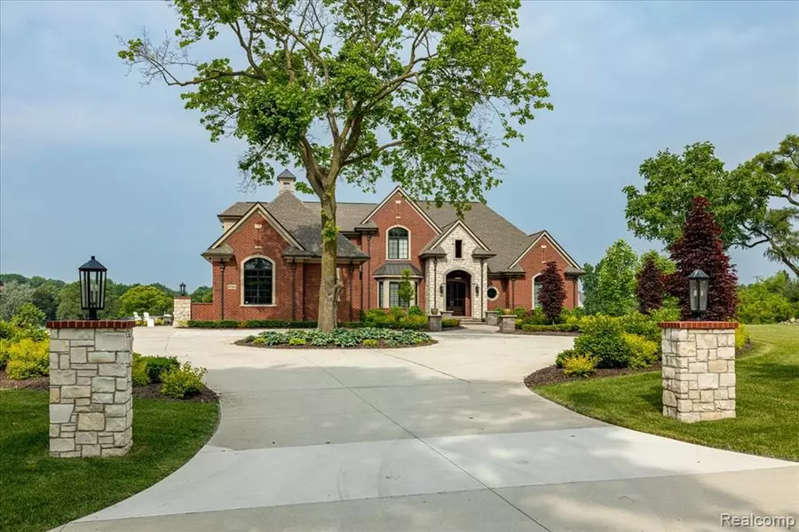 45505 N Territorial Road, Plymouth, MI 48170
