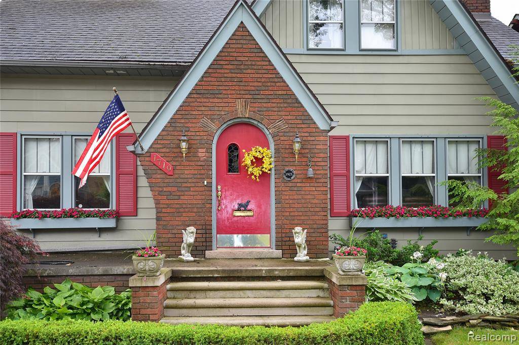 Royal Oak, MI 48073,1719 Sycamore Avenue