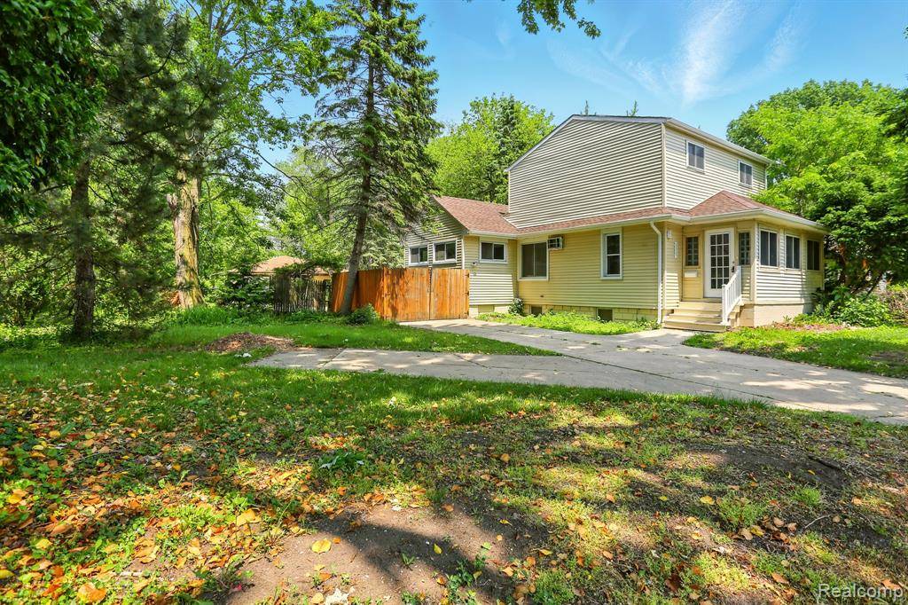 St. Clair Shores, MI 48082,22521 Hoffman Street