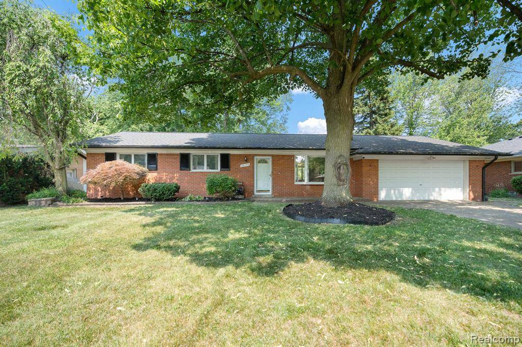 35175 Beaconhill Street, Harrison Twp, MI 48045