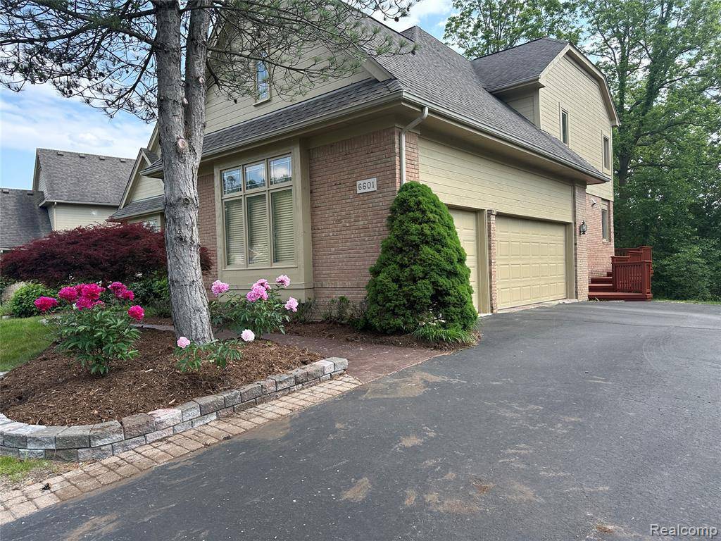 West Bloomfield Twp, MI 48322,6601 Pembridge Hill Pembridge Hill