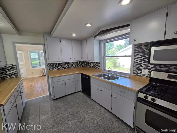 Southfield, MI 48075,19620 Jeanette Street
