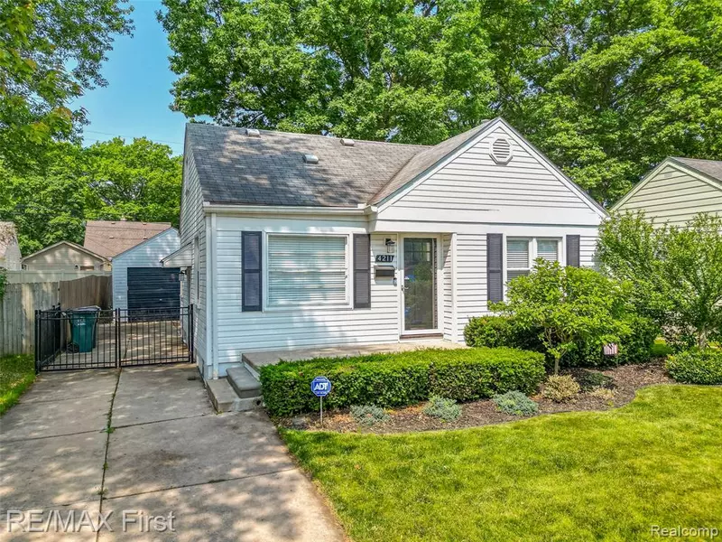 4211 Oakshire Avenue, Berkley, MI 48072
