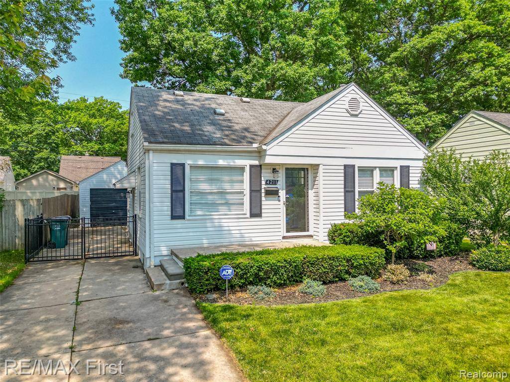 4211 Oakshire Avenue, Berkley, MI 48072