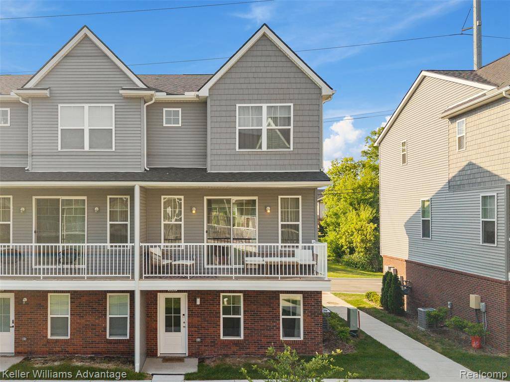 3947 Trailwaycommons Circle, Auburn Hills, MI 48326