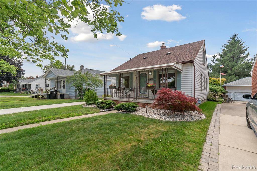 1766 Cora Street, Wyandotte, MI 48192
