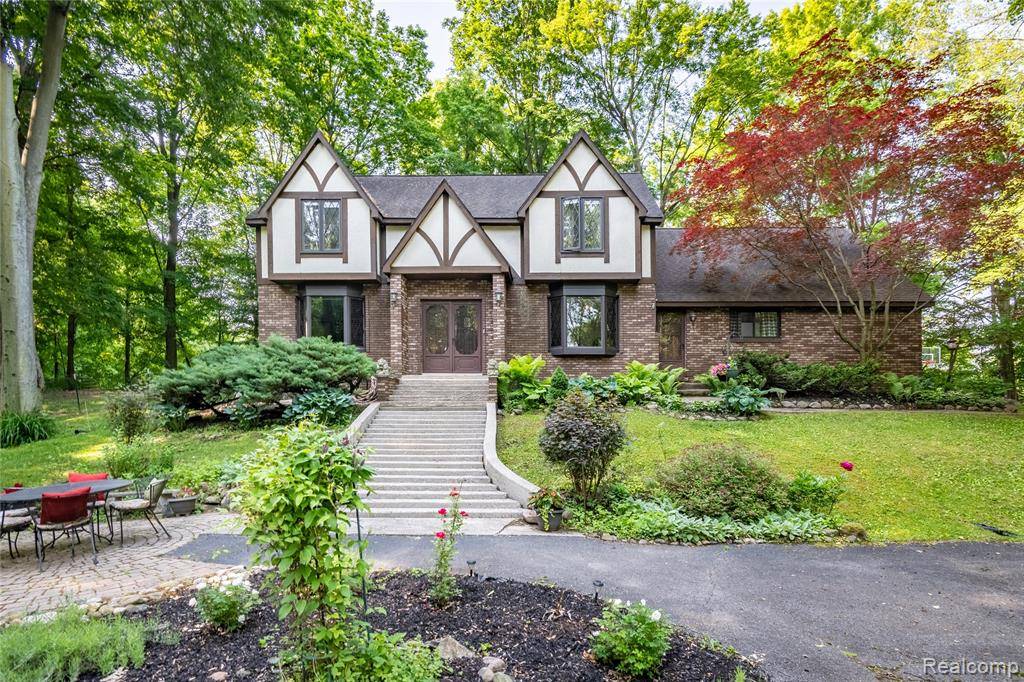 55535 WOODY Lane, Lyon Twp, MI 48178