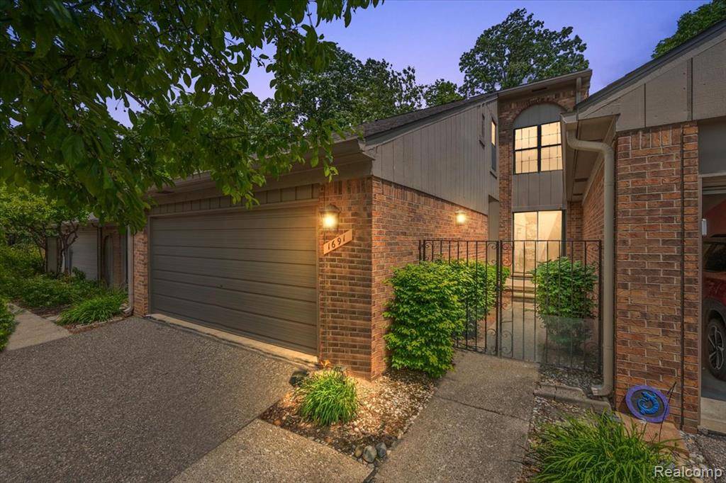 Rochester Hills, MI 48309,1691 Lodge Pole Lane