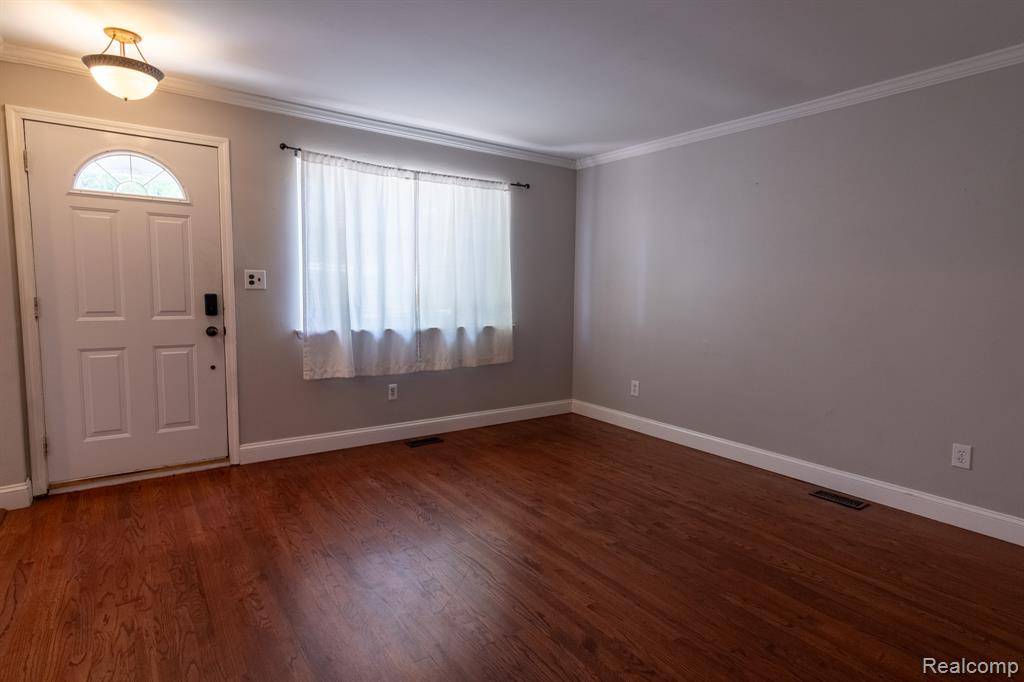 St. Clair Shores, MI 48080,21806 Trombly Street