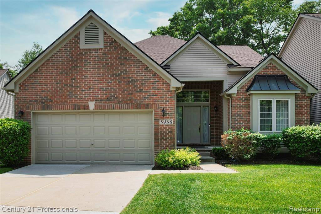 5958 Lochmore Drive, Commerce Twp, MI 48382