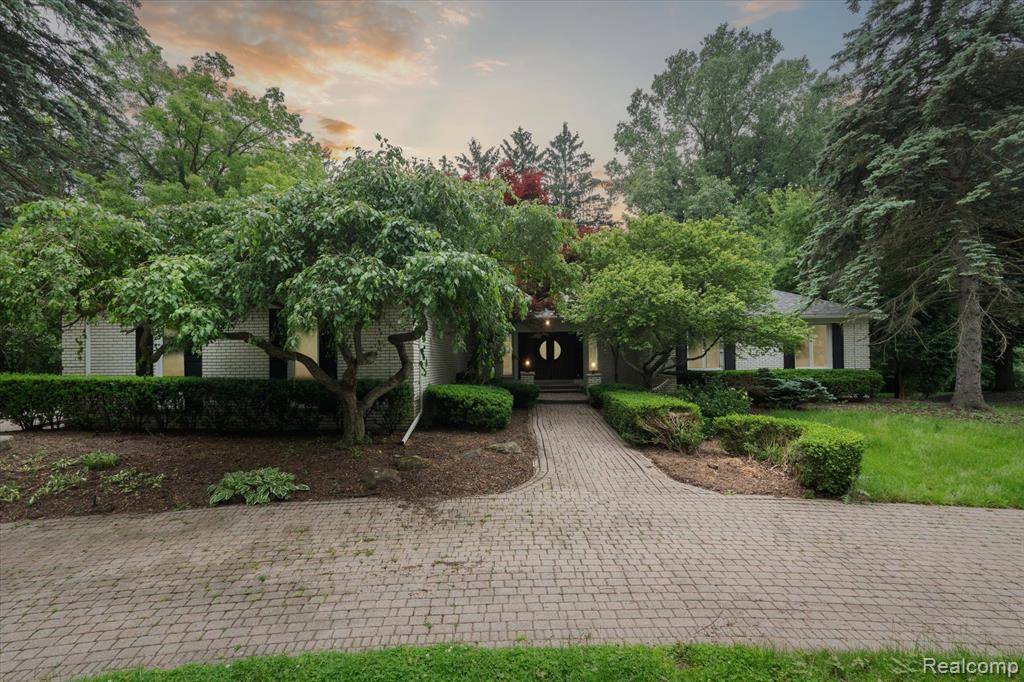 Bloomfield Hills, MI 48304,2844 Severn Lane
