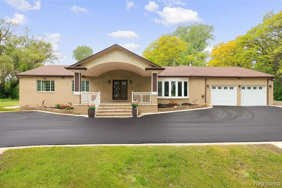 685 N Beck Road, Canton Twp, MI 48187