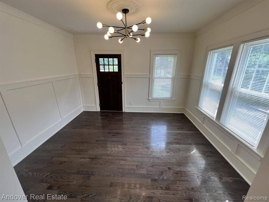 Royal Oak, MI 48067,1402 Catalpa Drive