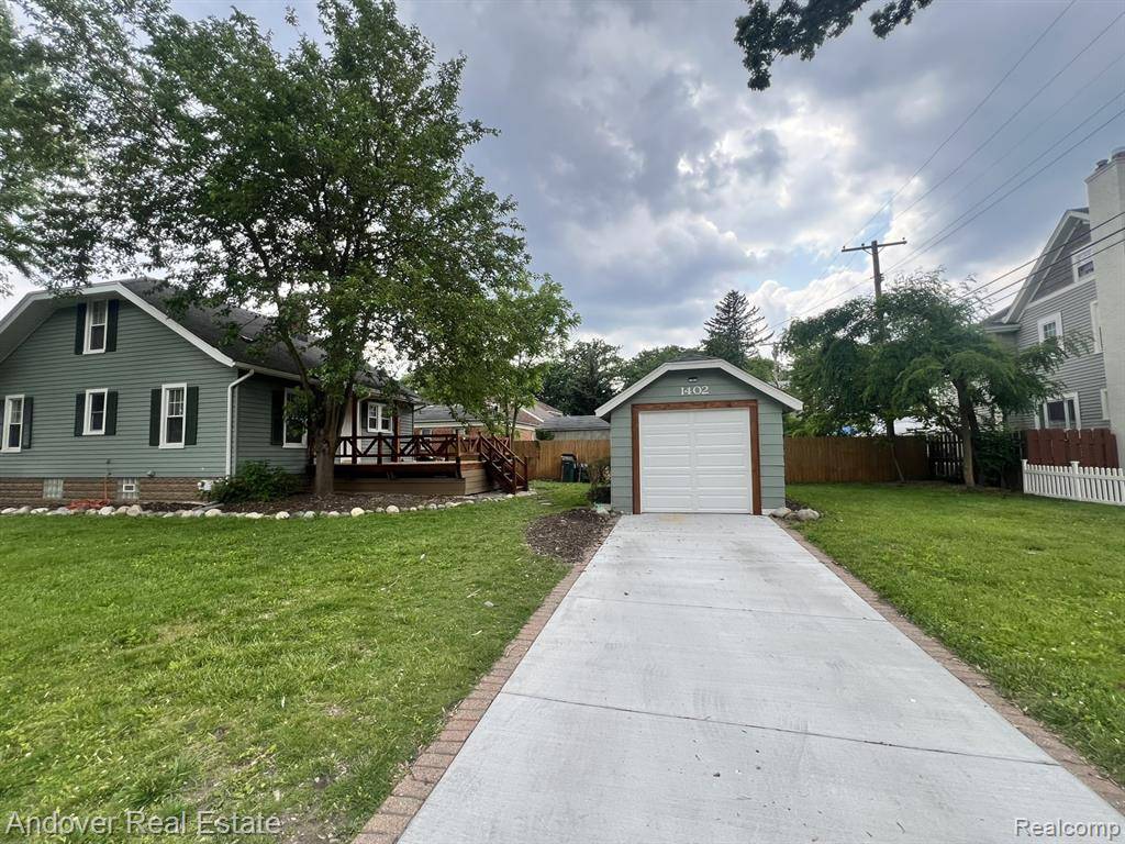 Royal Oak, MI 48067,1402 Catalpa Drive