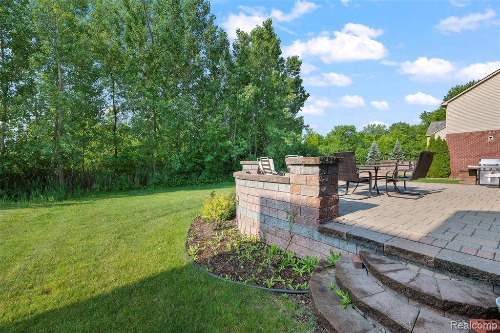 Troy, MI 48083,392 Gunston Court