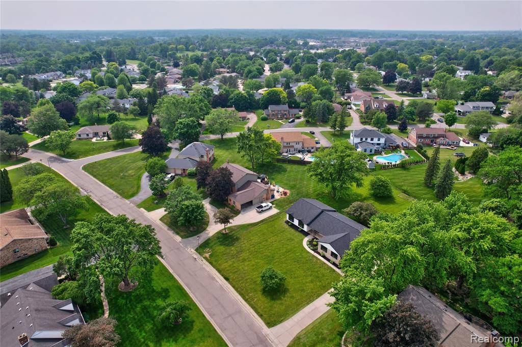 Grand Blanc, MI 48439,507 Charing Cross Drive