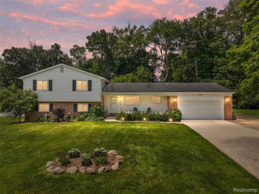 24960 S Cromwell Drive, Franklin Vlg, MI 48025