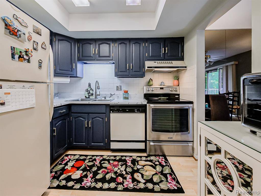 Clinton Twp, MI 48038,16820 Edloytom Way 172