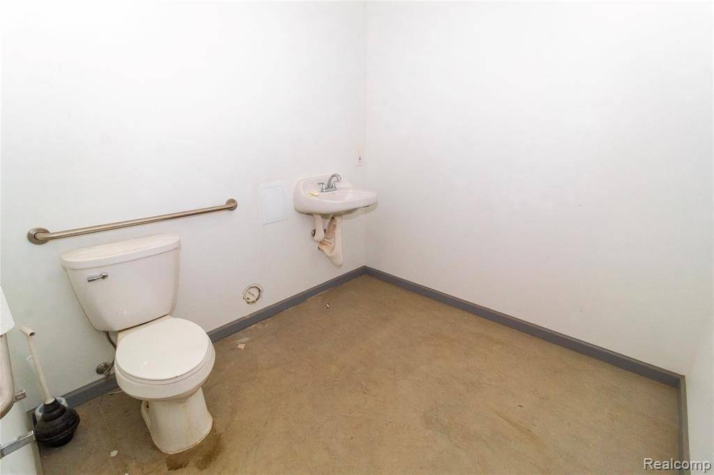 Mayfield Twp, MI 48446,1697 N SAGINAW Street Suite C