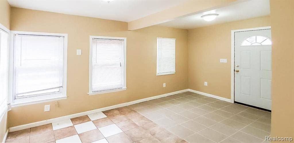 Allen Park, MI 48101,15593 THOMAS Avenue