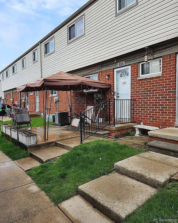20743 Washington Street, Roseville, MI 48066