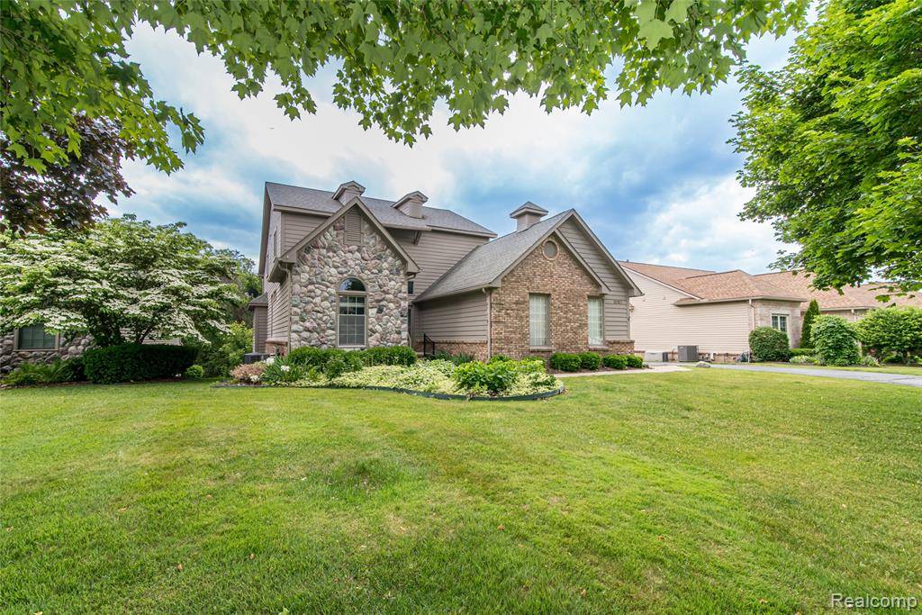 Milford Vlg, MI 48381,1093 Eagle Nest Drive
