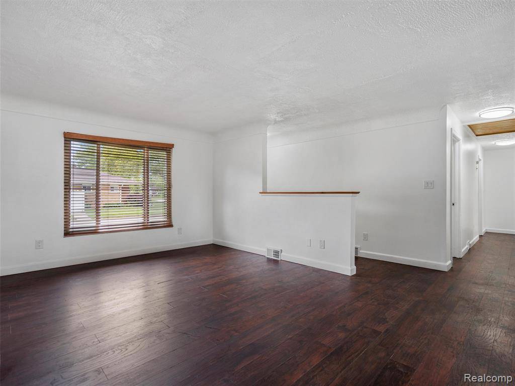 Oak Park, MI 48237,23400 MARLOW Street