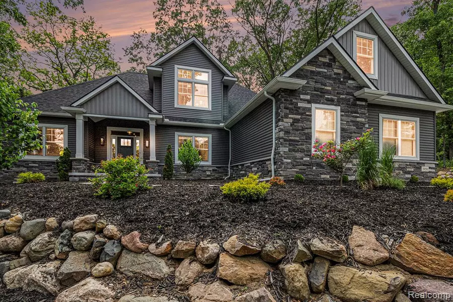 5950 Mountain Top Drive, Genoa Twp, MI 48116