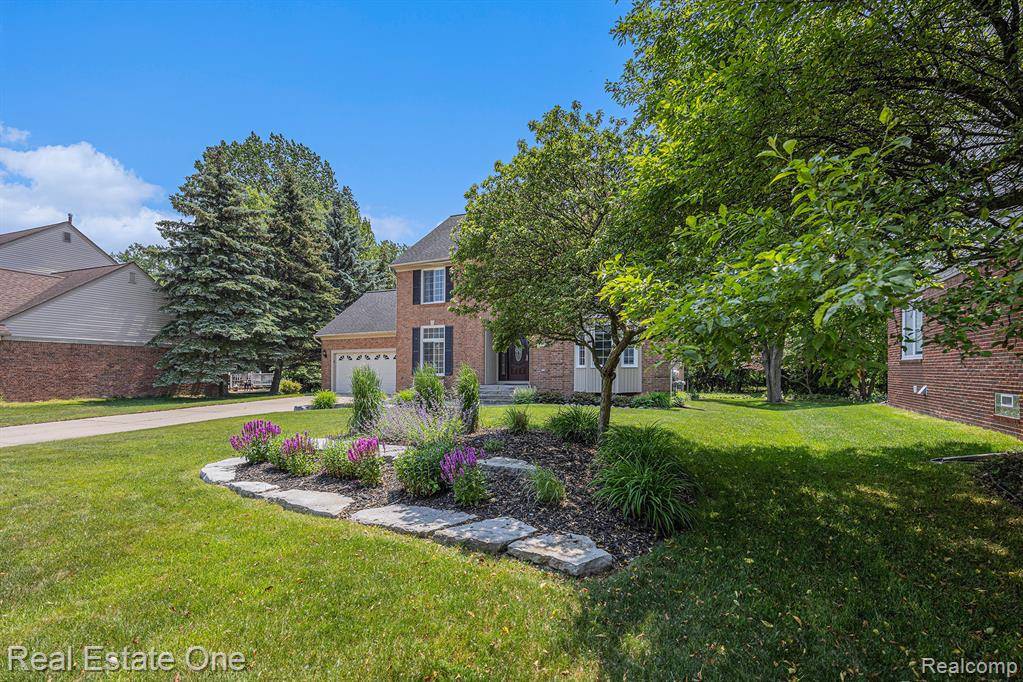 Troy, MI 48085,2842 Manorwood Drive