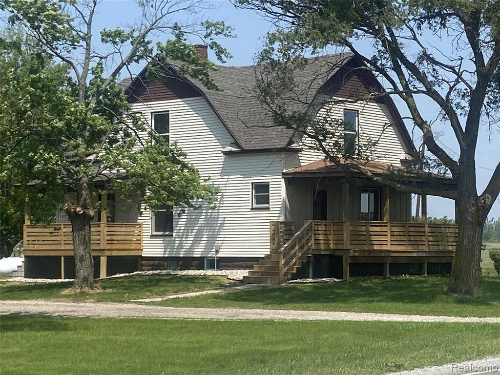 7977 N Portsmouth Road, Buena Vista Twp, MI 48708
