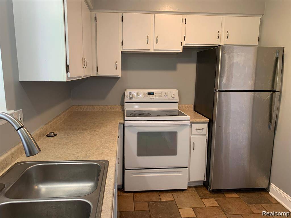 Rochester Hills, MI 48307,1649 EMERSON Circle