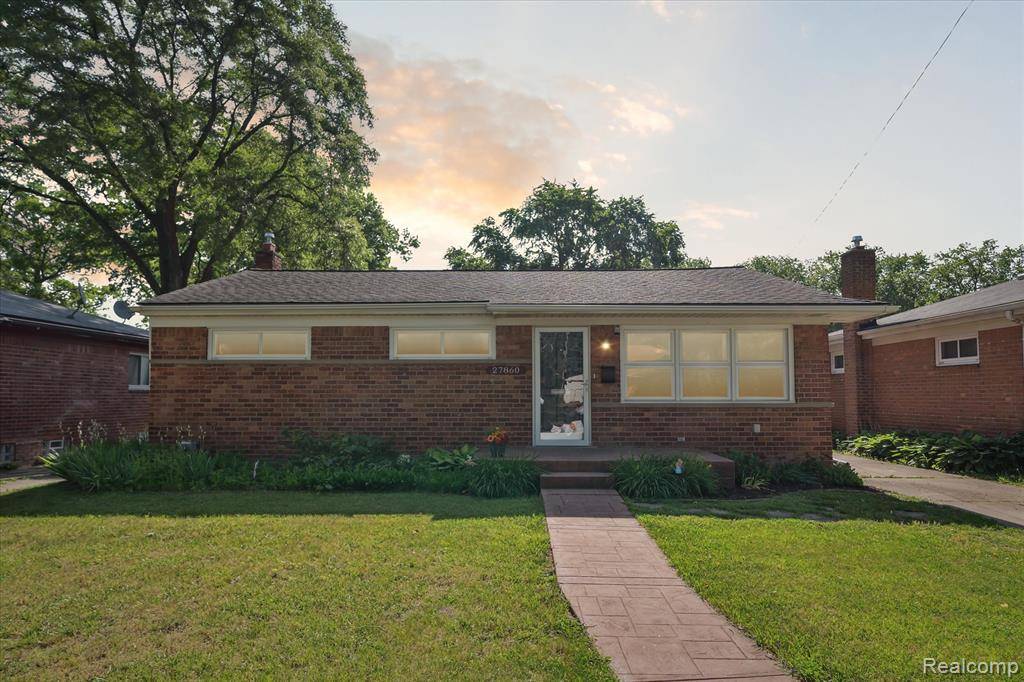27860 Palmer Boulevard, Madison Heights, MI 48071
