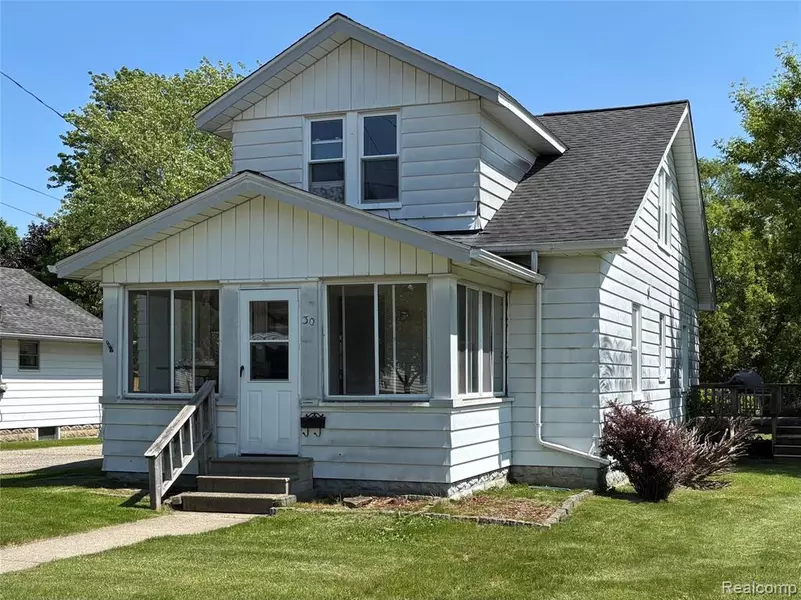 30 Lincoln Street, Oxford Vlg, MI 48371