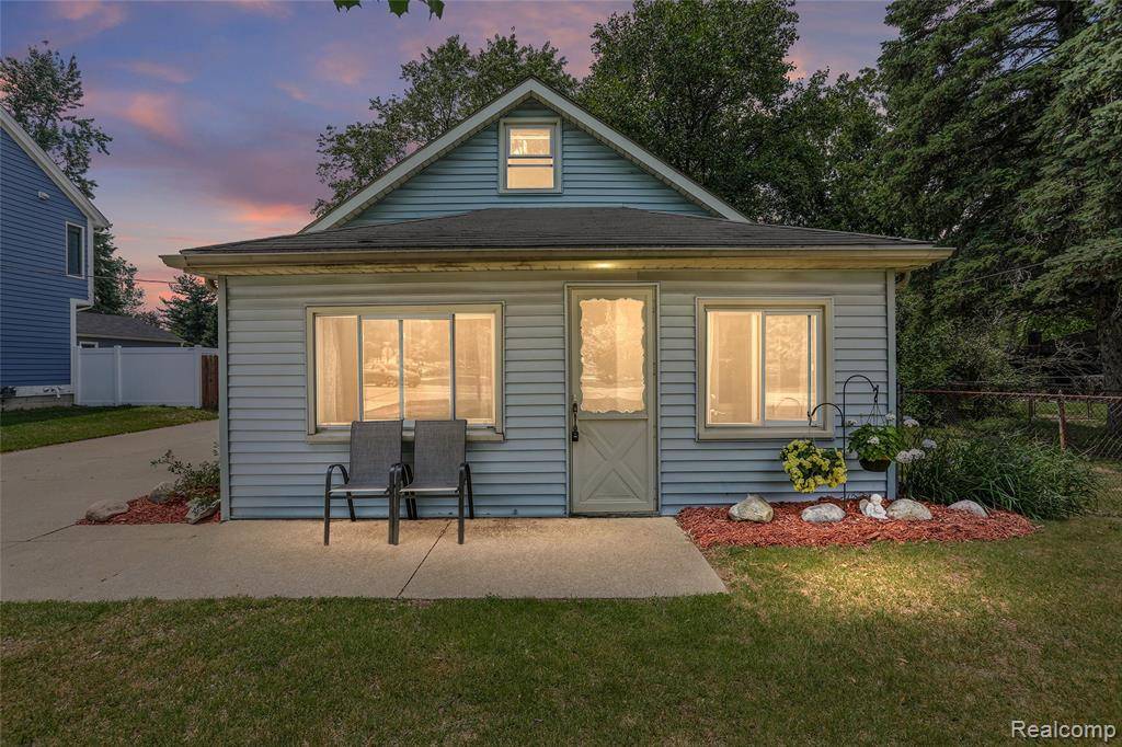 10997 Stark Road, Livonia, MI 48150