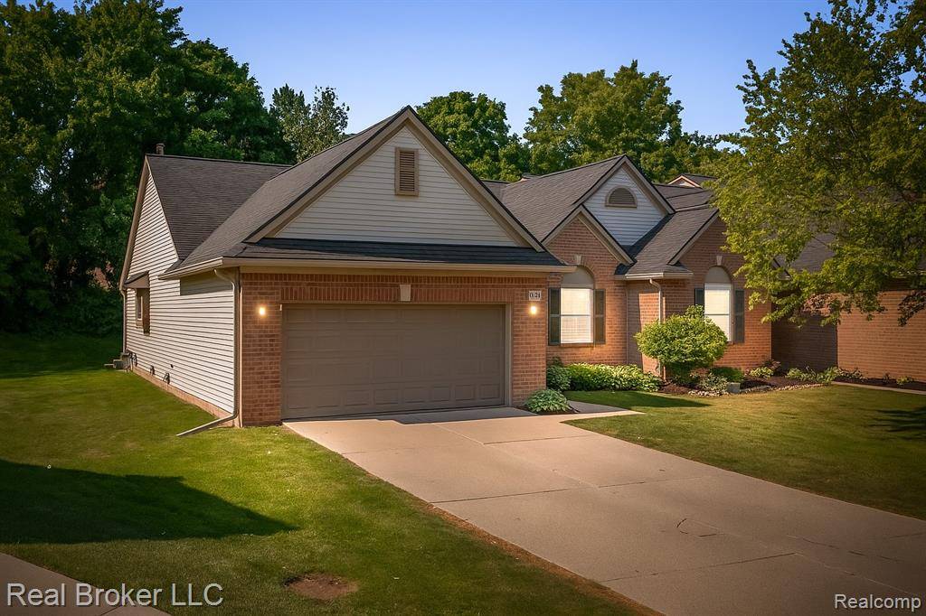 552 Snowfall Court, Genoa Twp, MI 48843