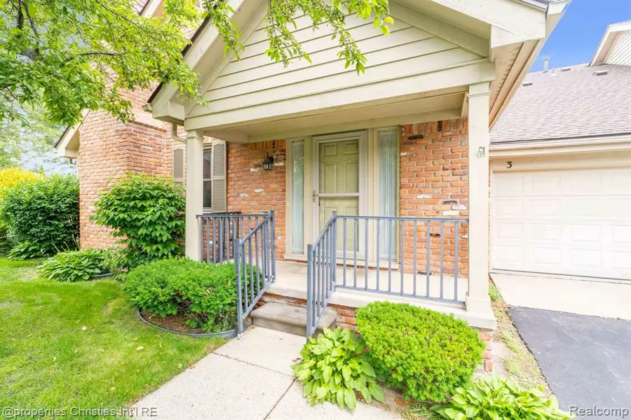 3 Cornell Court 27, Dearborn, MI 48124