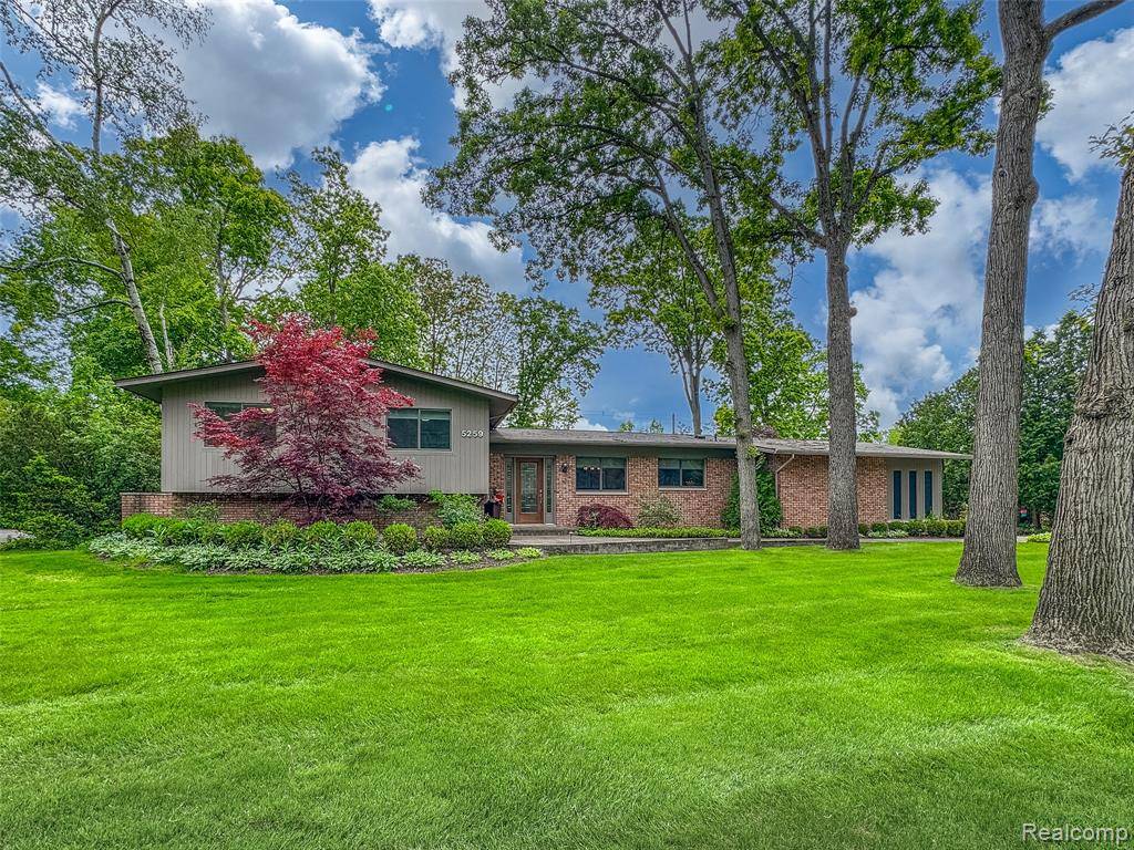 5259 Echo Road, Bloomfield Twp, MI 48302
