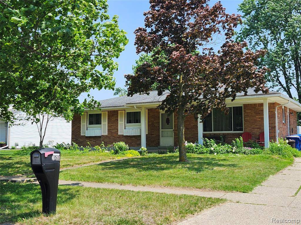 1068 Irwin Drive, Waterford Twp, MI 48327