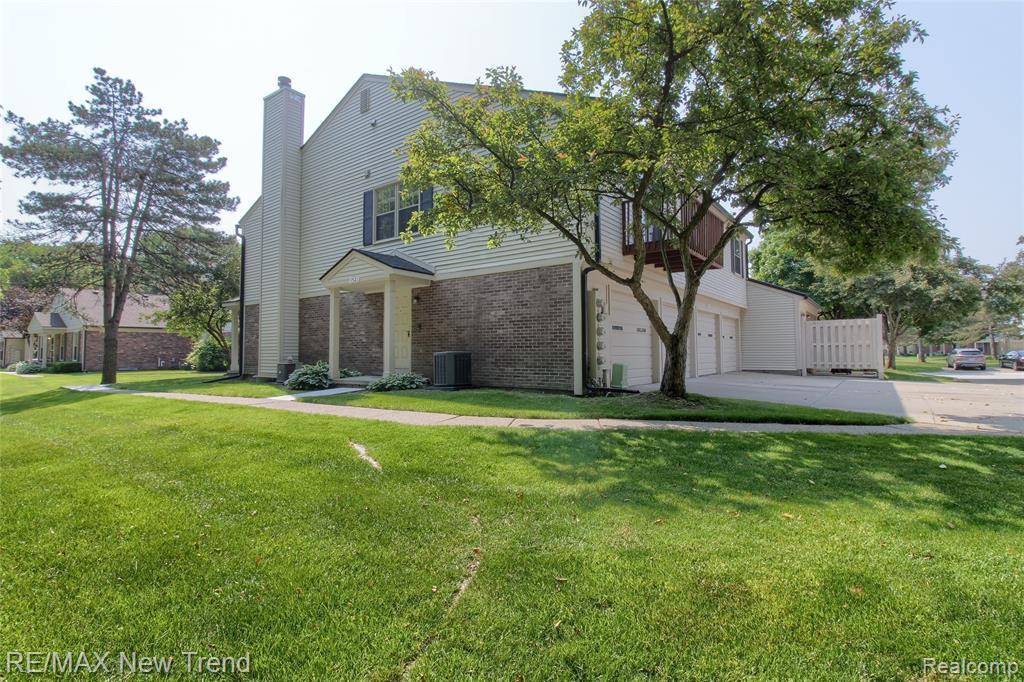 Walled Lake, MI 48390,1521 Dover Hill N