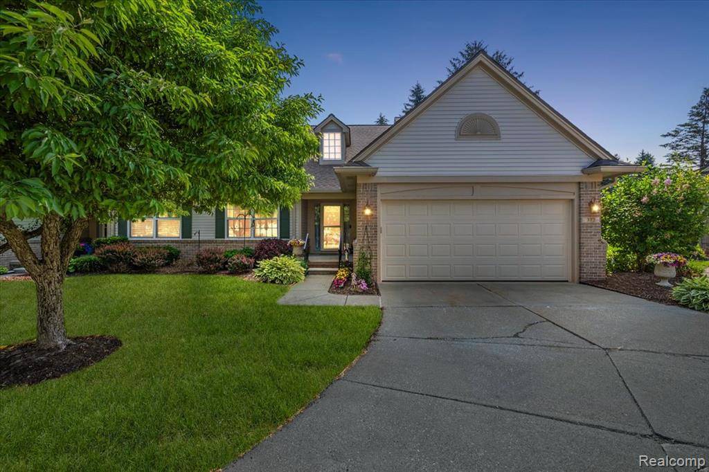 372 Four Seasons Drive, Orion Twp, MI 48360
