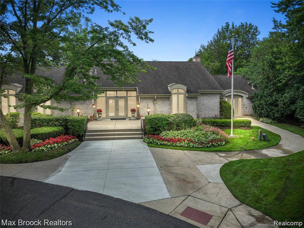 Bloomfield Hills, MI 48304,1360 Bramblebush Run